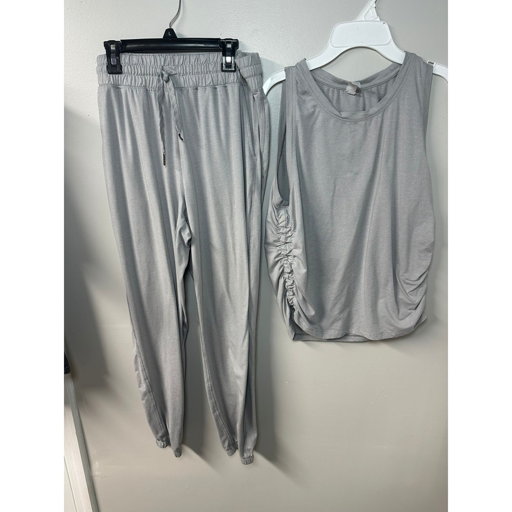 YOGALICIOUS | Gray 2 Piece Activewear Set - Ruched Top/Joggers | Size Large